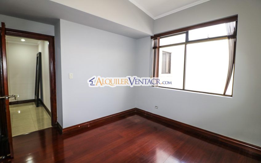 Penthouse amueblado de 302 m2 con vista x Country Club San Rafael Escazú