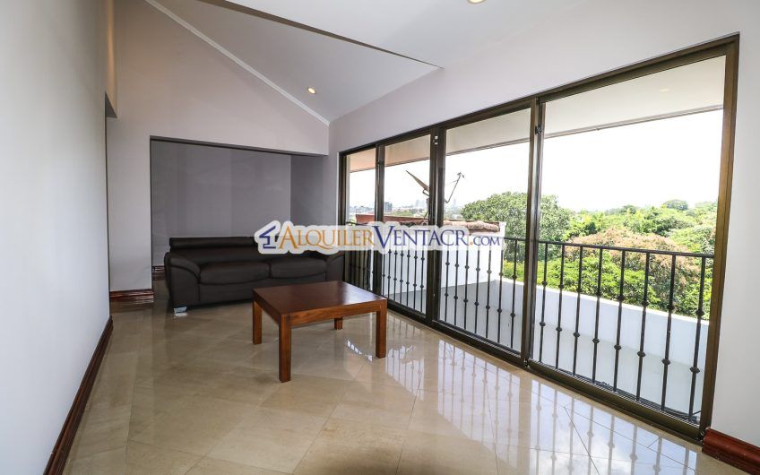 Penthouse amueblado de 302 m2 con vista x Country Club San Rafael Escazú