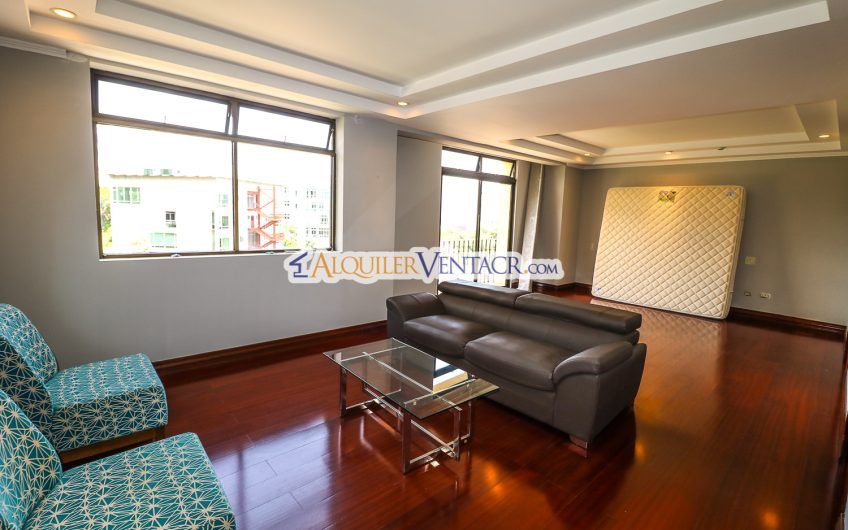 Penthouse amueblado de 302 m2 con vista x Country Club San Rafael Escazú