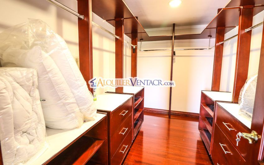 Penthouse amueblado de 302 m2 con vista x Country Club San Rafael Escazú