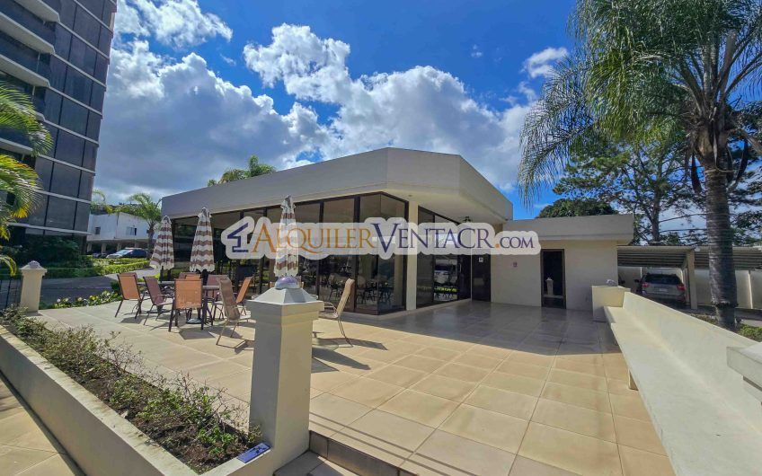 Apartamento de 3 habit. + de servicio con vista en Bello Horizonte Escazú