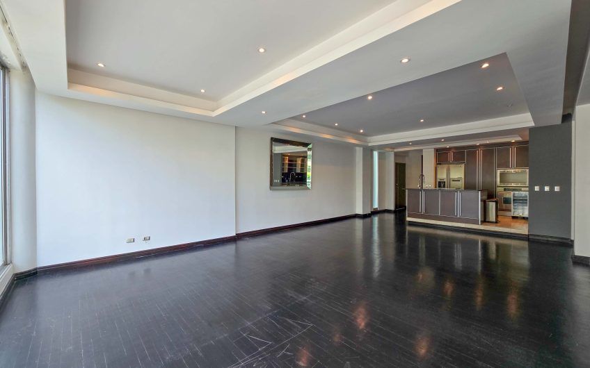 Apartamento en 1er nivel con terraza grande en Bello Horizonte Escazú