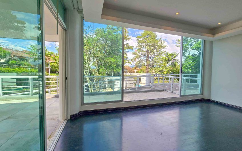 Apartamento en 1er nivel con terraza grande en Bello Horizonte Escazú