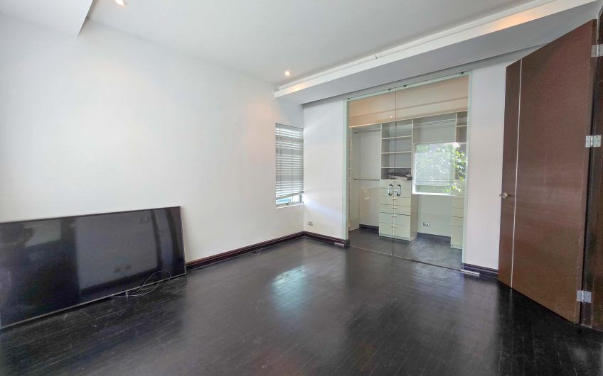 Apartamento en 1er nivel con terraza grande en Bello Horizonte Escazú