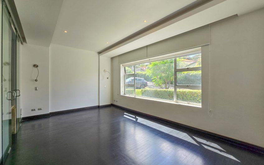 Apartamento en 1er nivel con terraza grande en Bello Horizonte Escazú