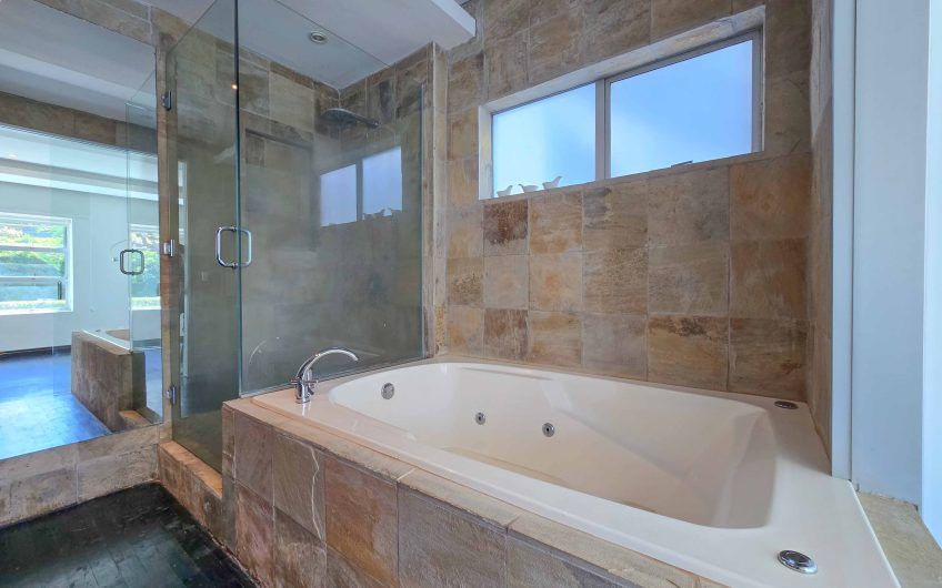 Apartamento en 1er nivel con terraza grande en Bello Horizonte Escazú