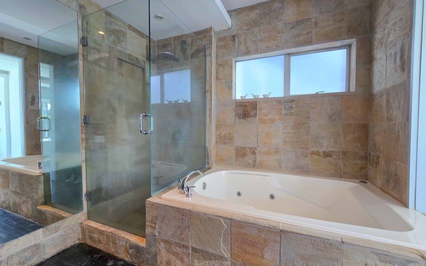 Apartamento en 1er nivel con terraza grande en Bello Horizonte Escazú