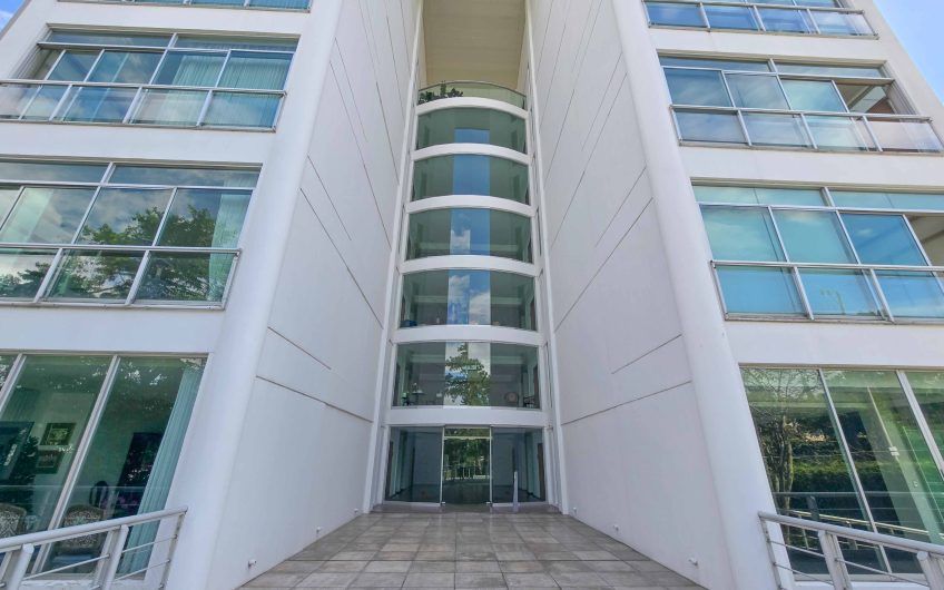 Apartamento en 1er nivel con terraza grande en Bello Horizonte Escazú