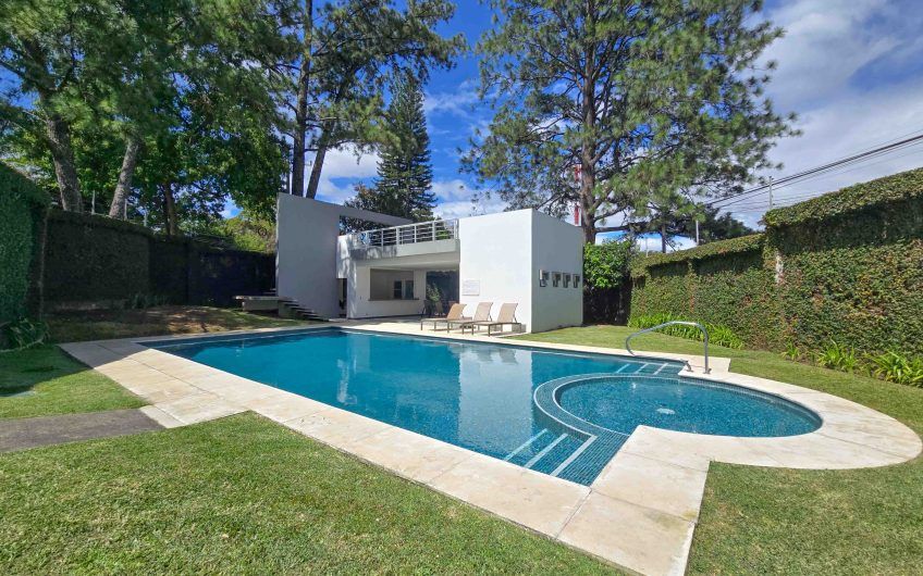 Apartamento en 1er nivel con terraza grande en Bello Horizonte Escazú