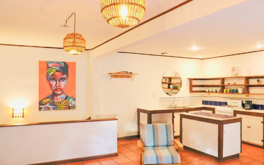 Apartamento amueblado / piscina y áreas verdes en San Rafael Escazú