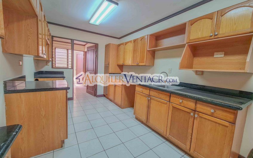 Condo de 3 habit.+ sala tv en San Antonio de Escazú