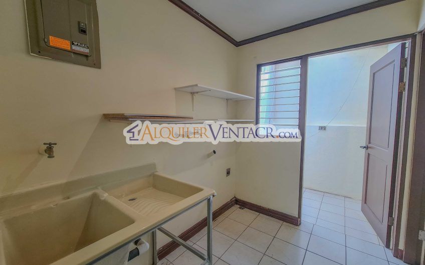 Condo de 3 habit.+ sala tv en San Antonio de Escazú