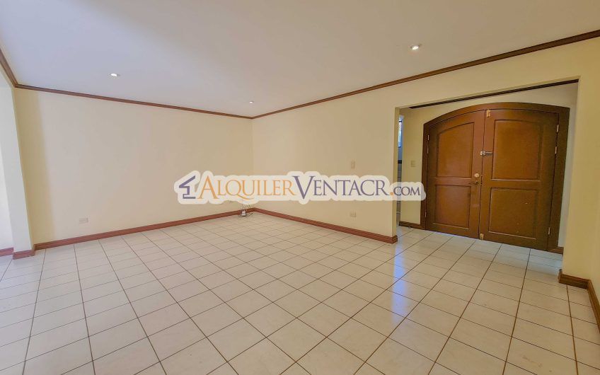 Condo de 3 habit.+ sala tv en San Antonio de Escazú