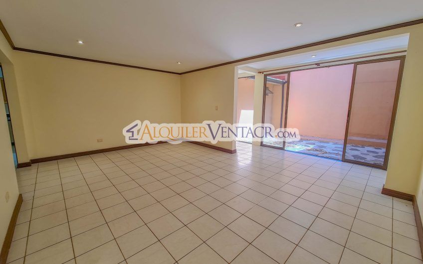 Condo de 3 habit.+ sala tv en San Antonio de Escazú