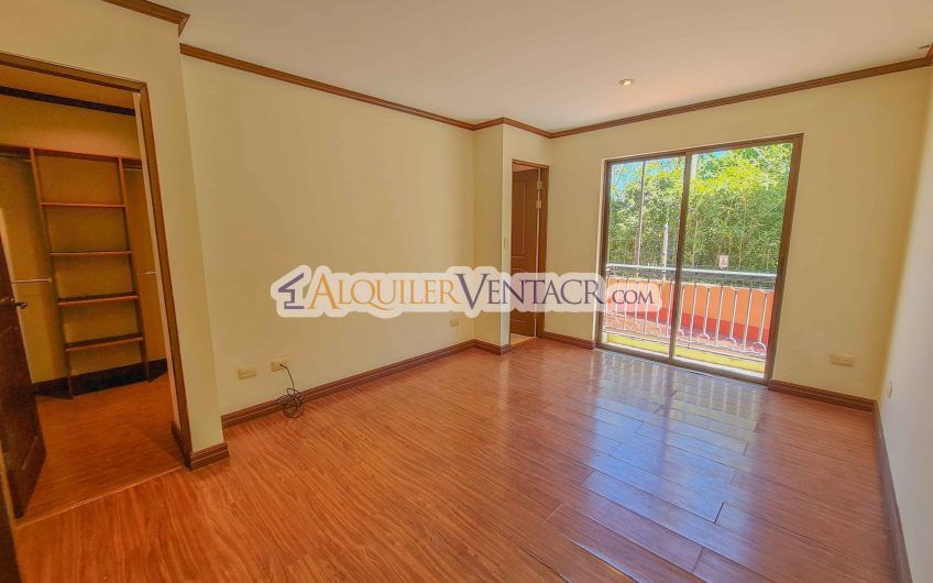 Condo de 3 habit.+ sala tv en San Antonio de Escazú