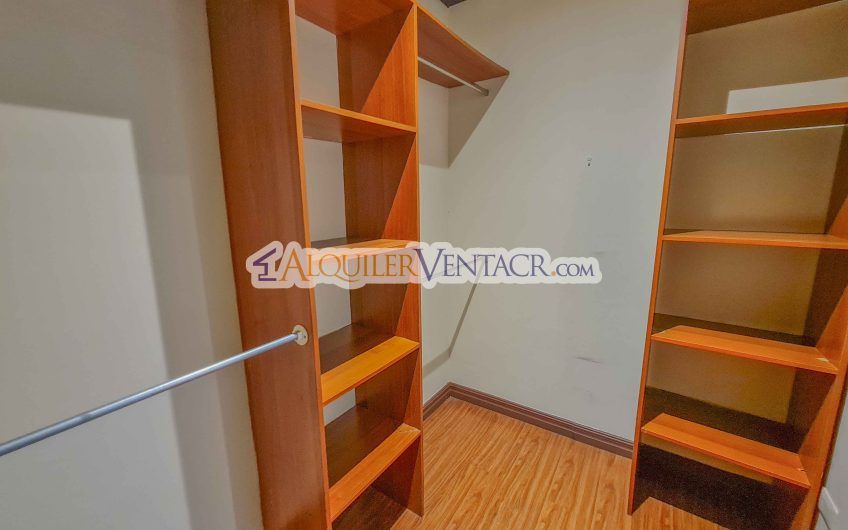 Condo de 3 habit.+ sala tv en San Antonio de Escazú