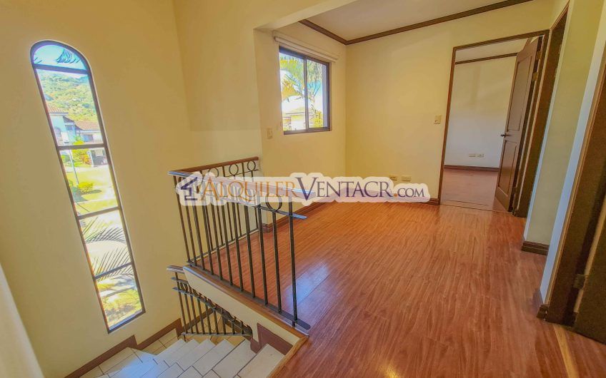 Condo de 3 habit.+ sala tv en San Antonio de Escazú