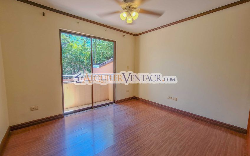 Condo de 3 habit.+ sala tv en San Antonio de Escazú