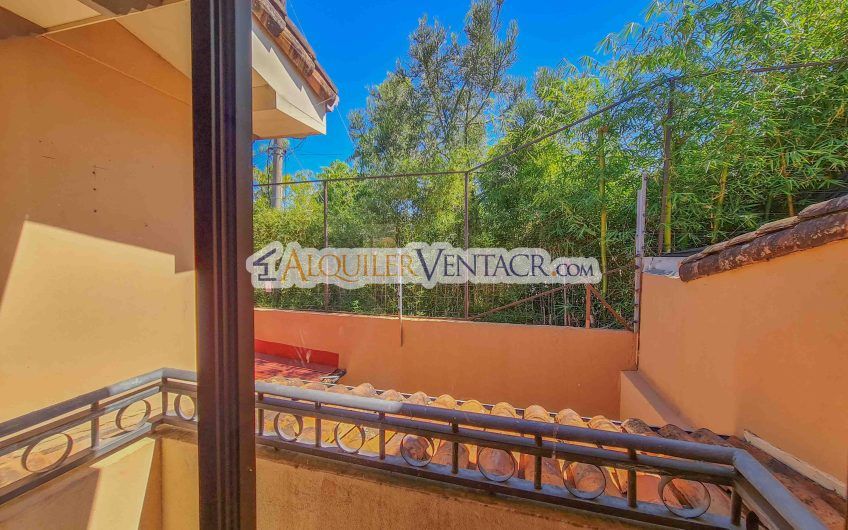 Condo de 3 habit.+ sala tv en San Antonio de Escazú