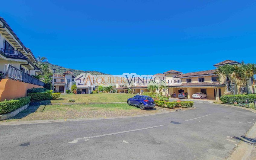 Condo de 3 habit.+ sala tv en San Antonio de Escazú