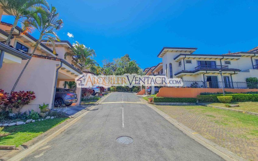 Condo de 3 habit.+ sala tv en San Antonio de Escazú