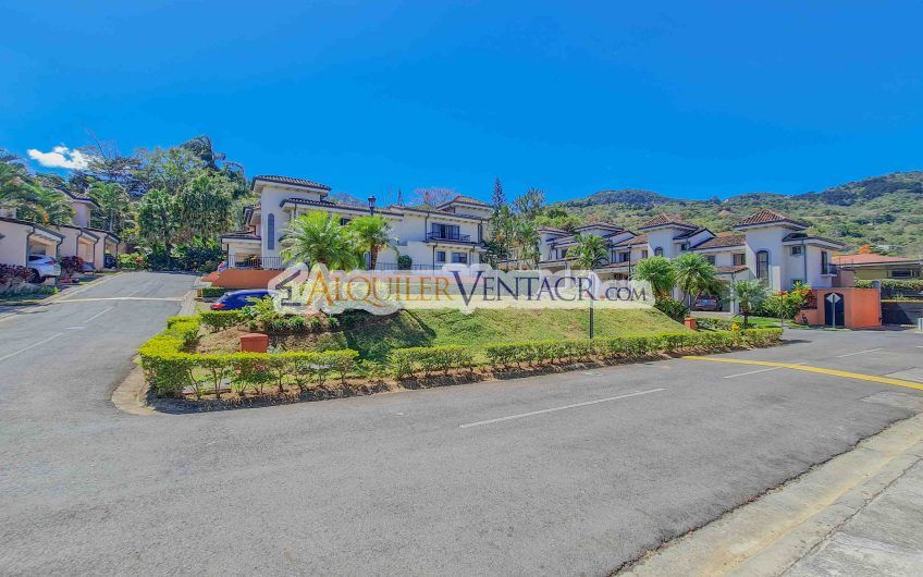 Condo de 3 habit.+ sala tv en San Antonio de Escazú