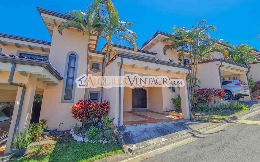 Condo de 3 habit.+ sala tv en San Antonio de Escazú