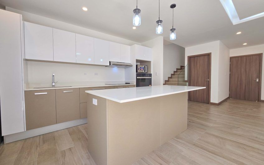 Para estrenar! Condo con jardín y línea blanca en Santa Ana Urbano