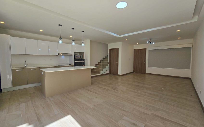 Para estrenar! Condo con jardín y línea blanca en Santa Ana Urbano