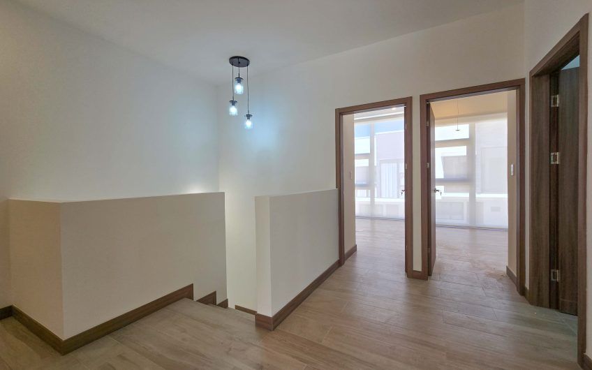 Para estrenar! Condo con jardín y línea blanca en Santa Ana Urbano