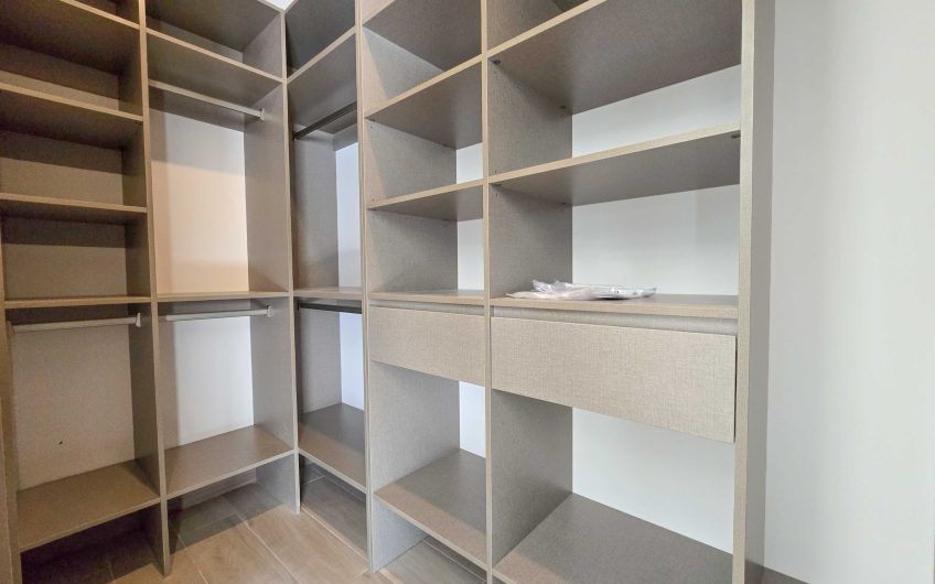 Para estrenar! Condo con jardín y línea blanca en Santa Ana Urbano