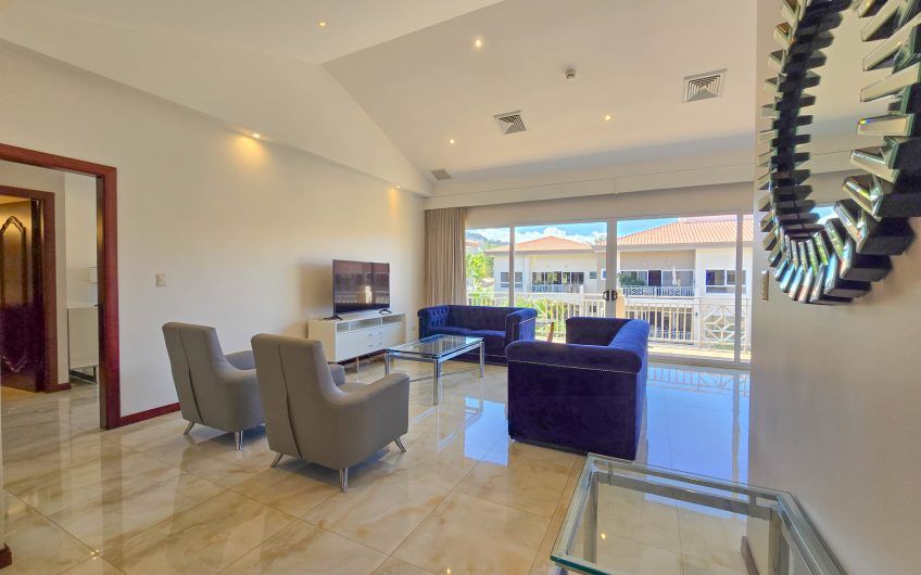 Apartamento amueblado de 3 habit. con terraza en San Rafael Escazú