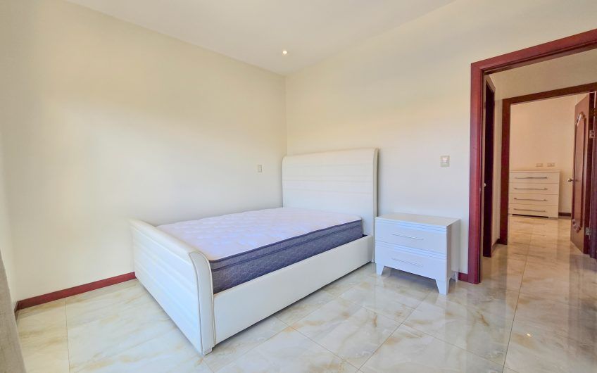 Apartamento amueblado de 3 habit. con terraza en San Rafael Escazú