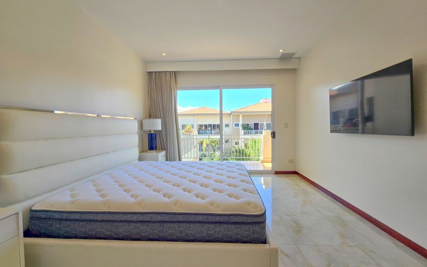 Apartamento amueblado de 3 habit. con terraza en San Rafael Escazú