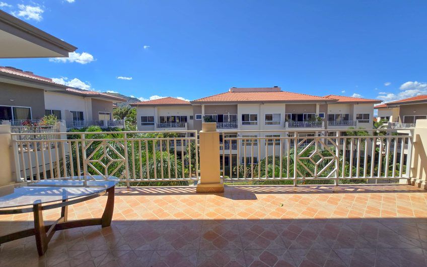 Apartamento amueblado de 3 habit. con terraza en San Rafael Escazú