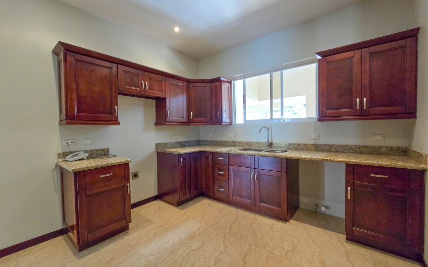 Apartamento de 3 habit. con terraza en San Rafael Escazú