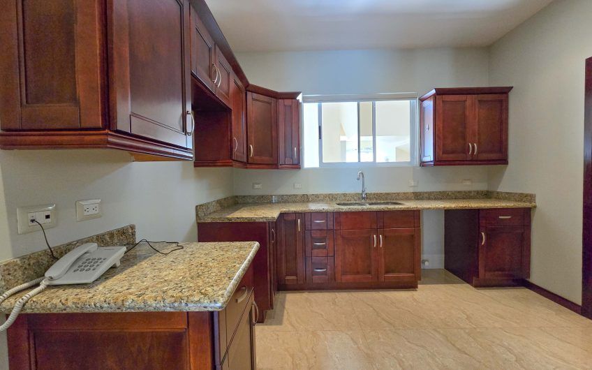 Apartamento de 3 habit. con terraza en San Rafael Escazú