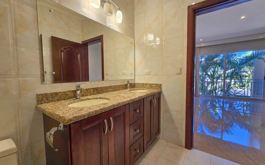 Apartamento de 3 habit. con terraza en San Rafael Escazú