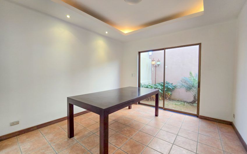 Condo de 240 m2 de 3 habit. y con terrazas en Santa Ana Centro