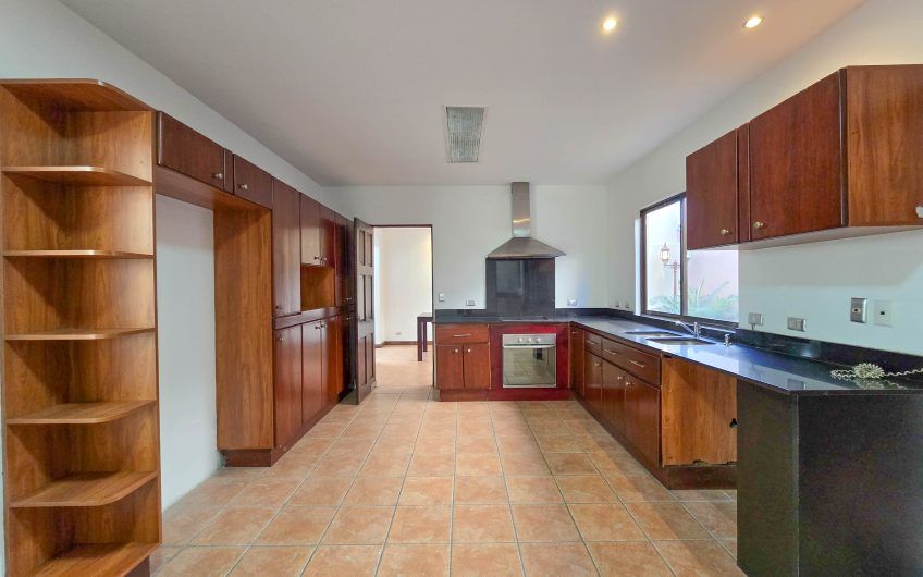 Condo de 240 m2 de 3 habit. y con terrazas en Santa Ana Centro