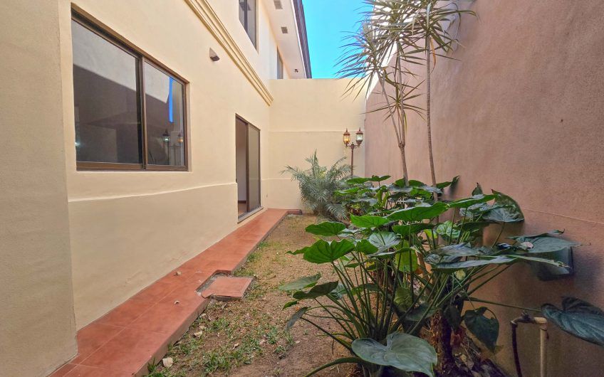 Condo de 240 m2 de 3 habit. y con terrazas en Santa Ana Centro