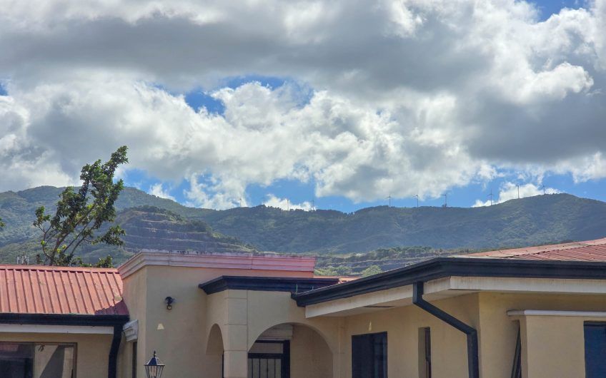 Condo de 240 m2 de 3 habit. y con terrazas en Santa Ana Centro