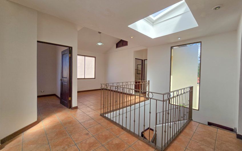 Condo de 240 m2 de 3 habit. y con terrazas en Santa Ana Centro