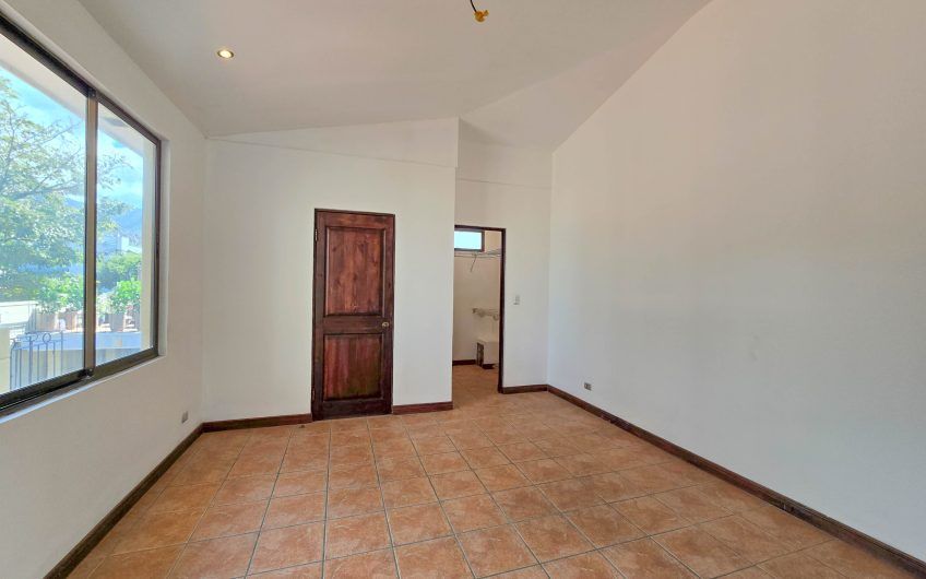 Condo de 240 m2 de 3 habit. y con terrazas en Santa Ana Centro