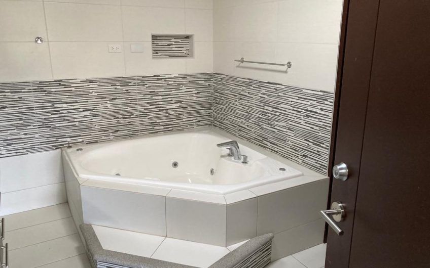 Vía Nova Santa Ana Pozos! Penthouse con vista