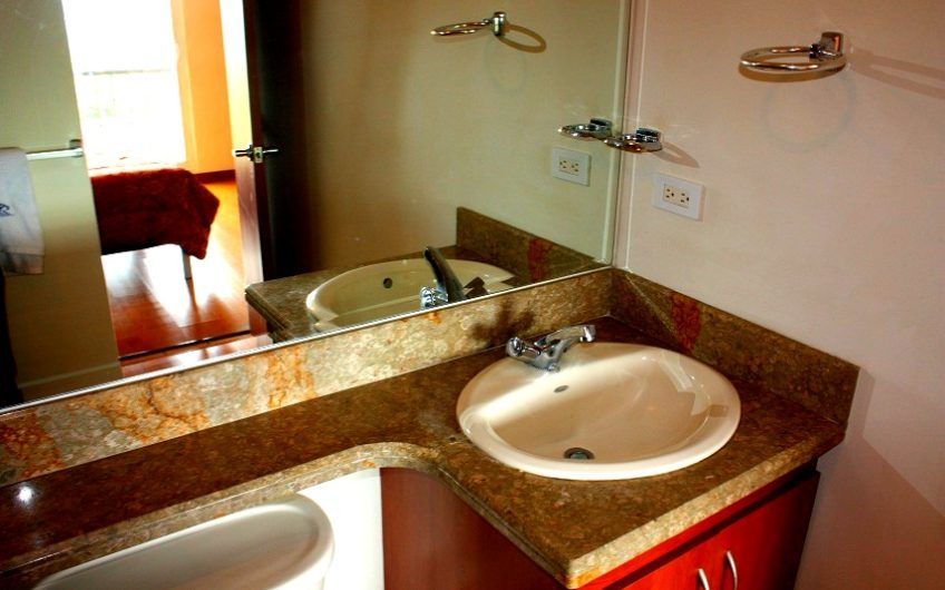 Apartamento de 2 habit. con vista en Bello Horizonte Escazú