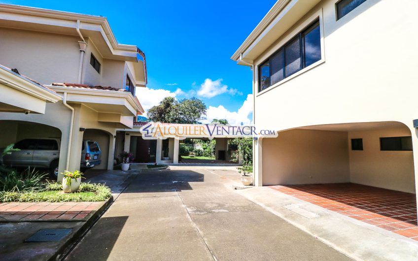 Condo de 3 habit. con jardín x Distrito 4 Guachipelín Escazú