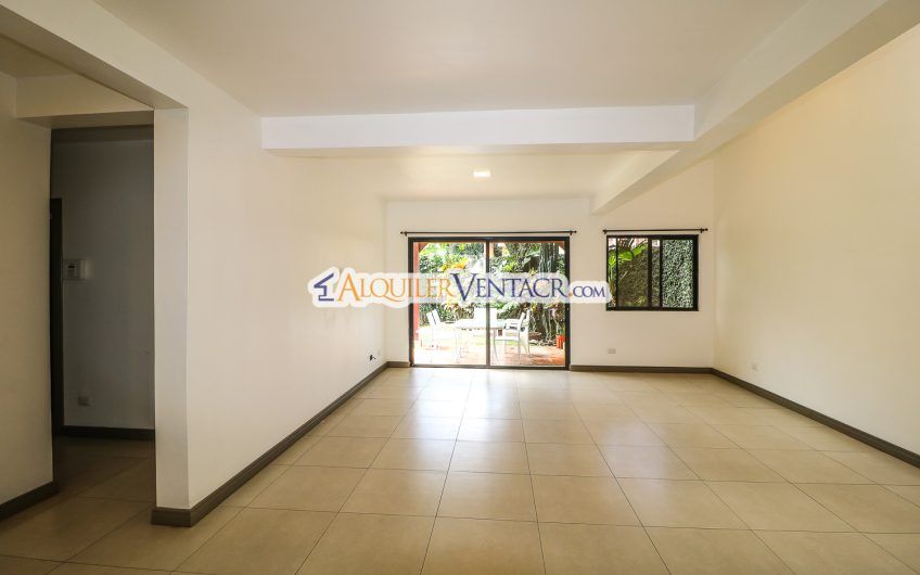 Condo de 3 habit. con jardín x Distrito 4 Guachipelín Escazú