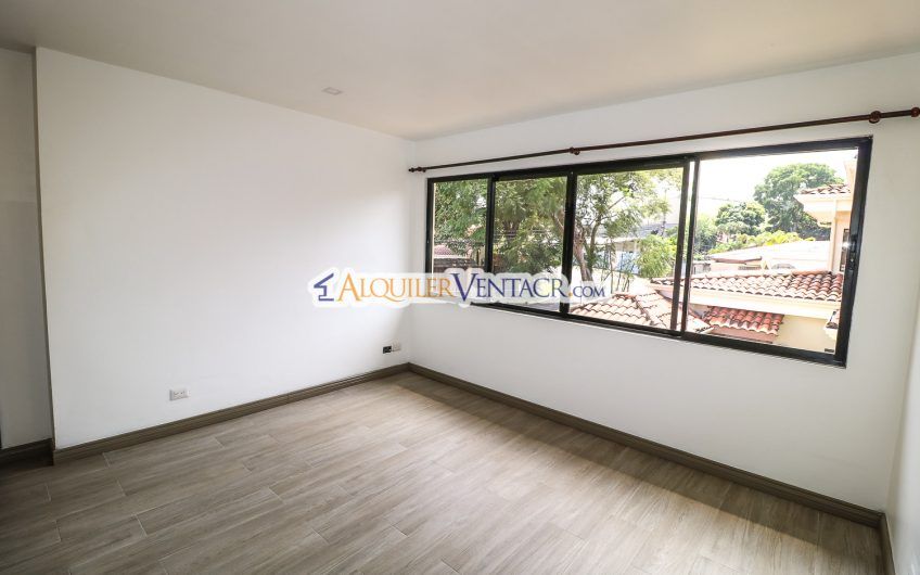 Condo de 3 habit. con jardín x Distrito 4 Guachipelín Escazú