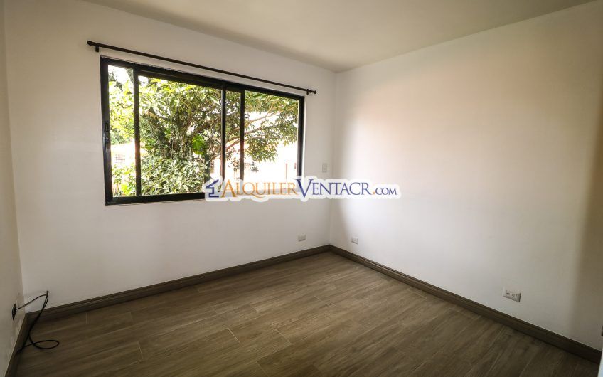 Condo de 3 habit. con jardín x Distrito 4 Guachipelín Escazú